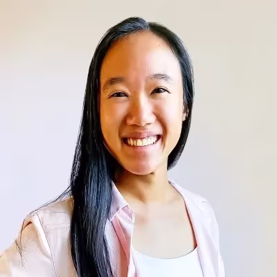 Portrait of Carina Boo, Co-founder and Head of Product at Warmly